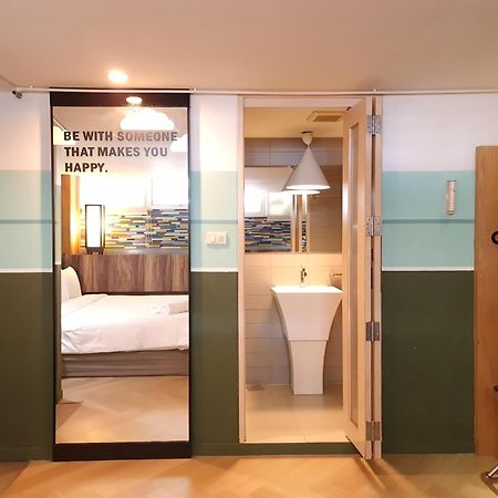 Somewhere To Escape - Hometel Bangkok Exterior foto