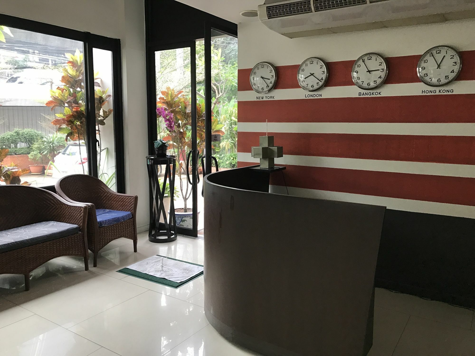 Somewhere To Escape - Hometel Bangkok Exterior foto
